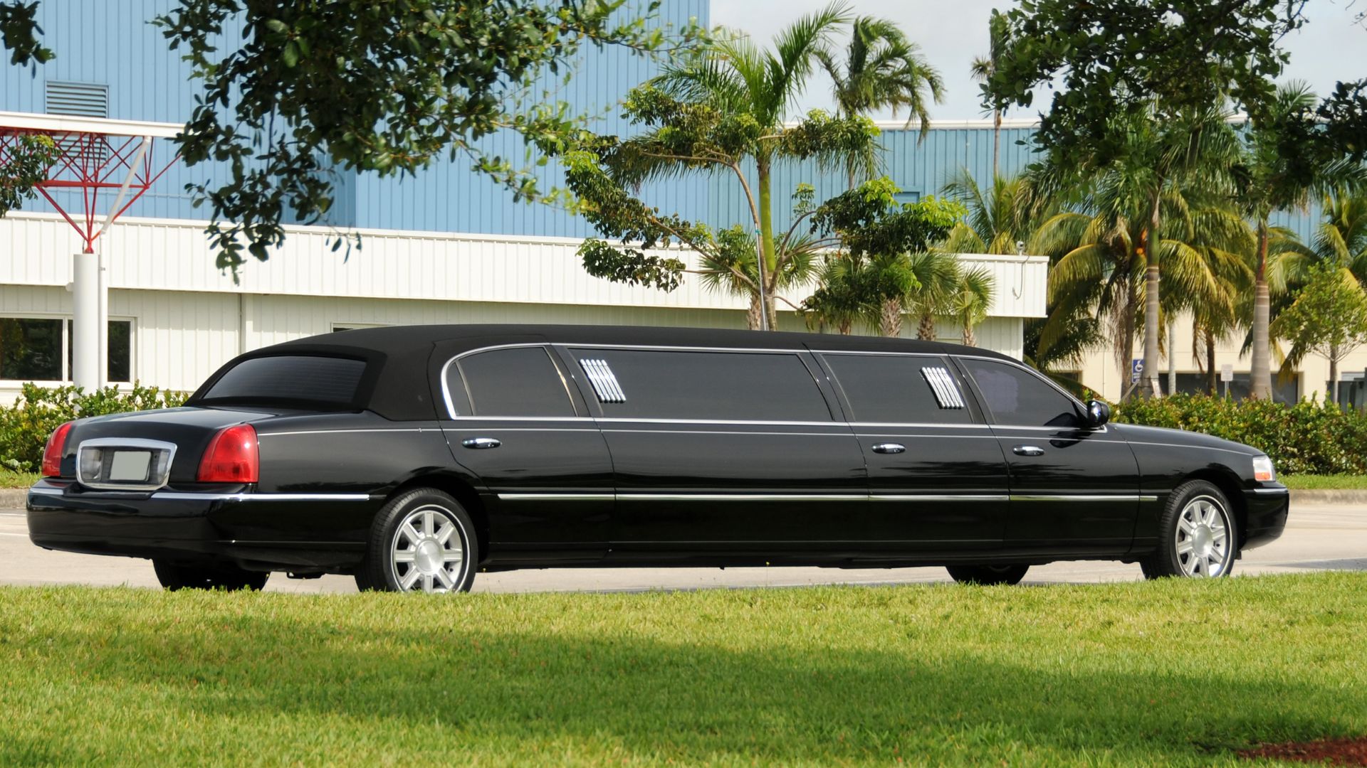 Executive Vancouver to Whistler Limo for Groups & Families